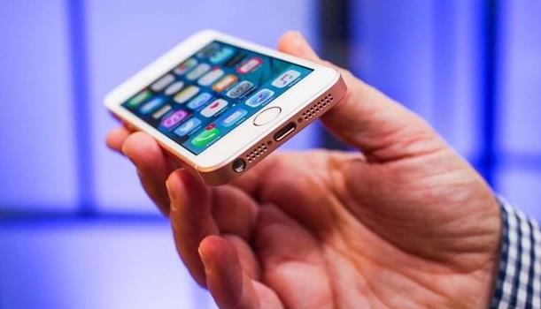 ƻ���ٴ��ϼ�iPhone SE 32G/128G���л�