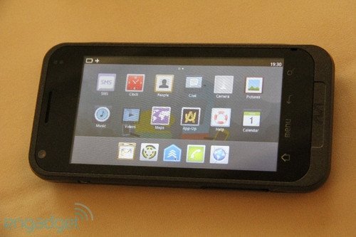 ���microSD��ʵ��MeeGo/Android˫ϵͳ