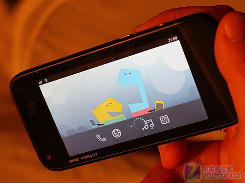 Intel将发力 MeeGo手机设备现身 Intel将发力 MeeGo手机设备现身