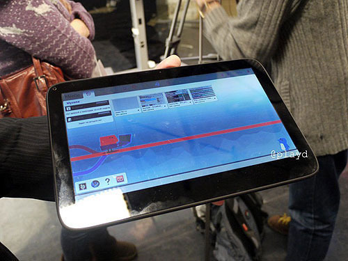 Intel将发力 MeeGo手机设备现身 Intel将发力 MeeGo手机设备现身