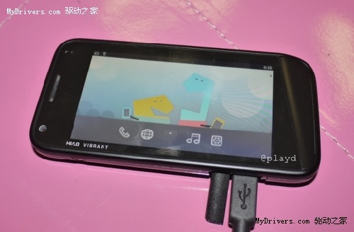 俄罗斯制造Atom核心MeeGo手机亮相 俄罗斯制造Atom核心MeeGo手机亮相