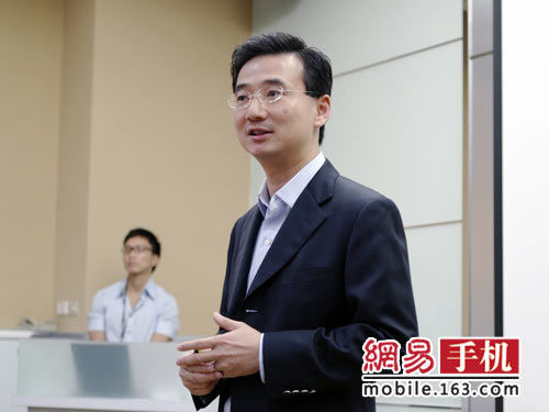 HTC:�����Ƴ��ײ�WP7�ֻ�