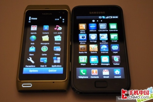 �����ж�ǿ Super AMOLED�Ա�AMOLED